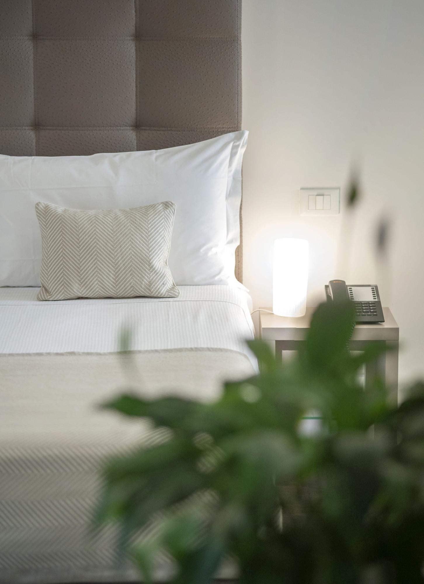 Hotel Studio Inn Centrale & Milano Urban Padel Ngoại thất bức ảnh