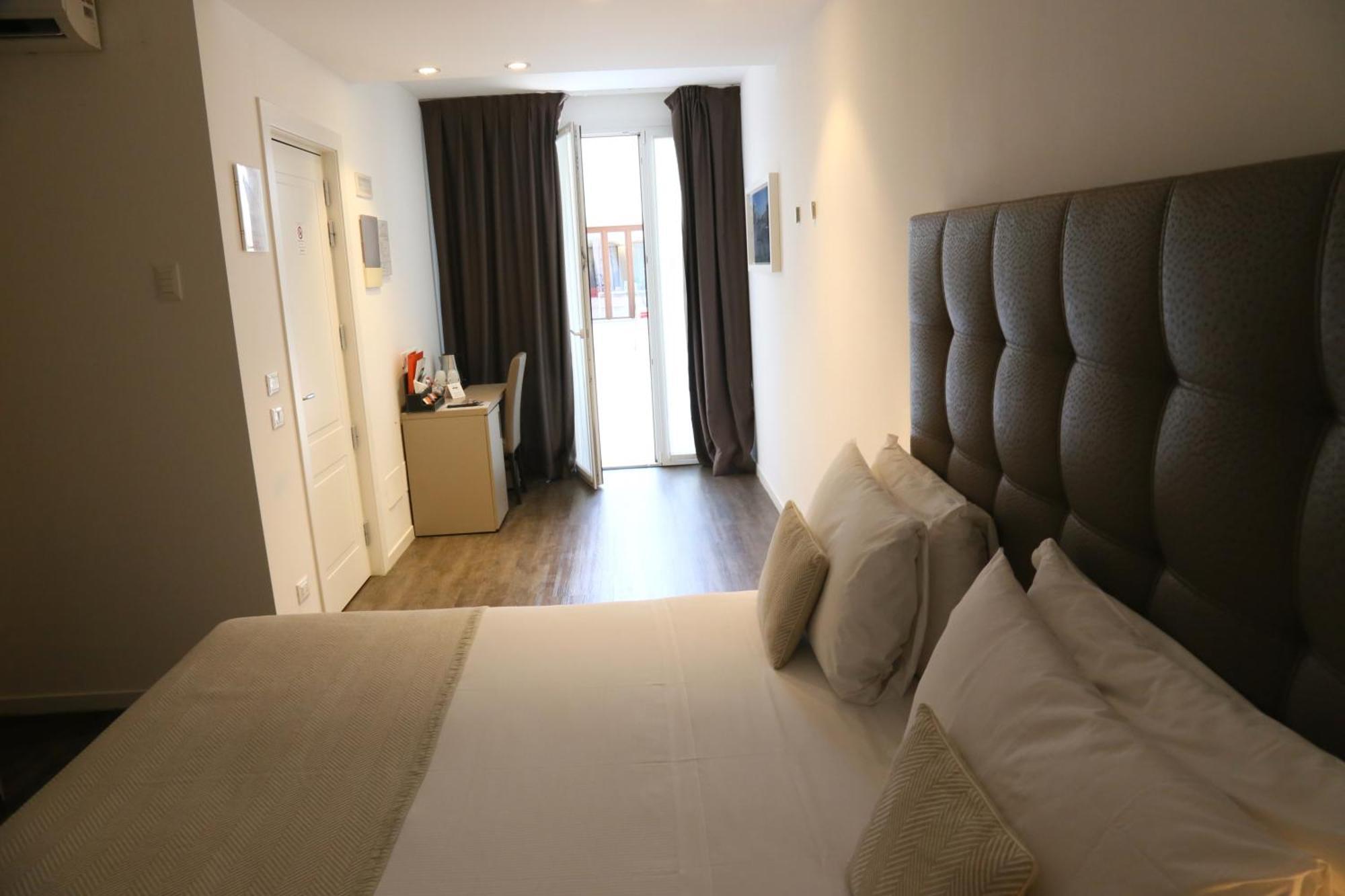 Hotel Studio Inn Centrale & Milano Urban Padel Ngoại thất bức ảnh