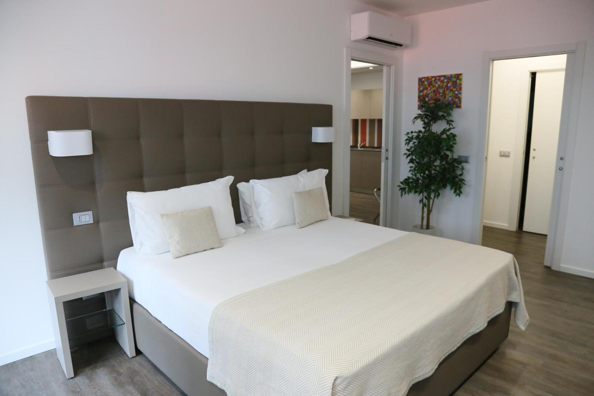 Hotel Studio Inn Centrale & Milano Urban Padel Ngoại thất bức ảnh