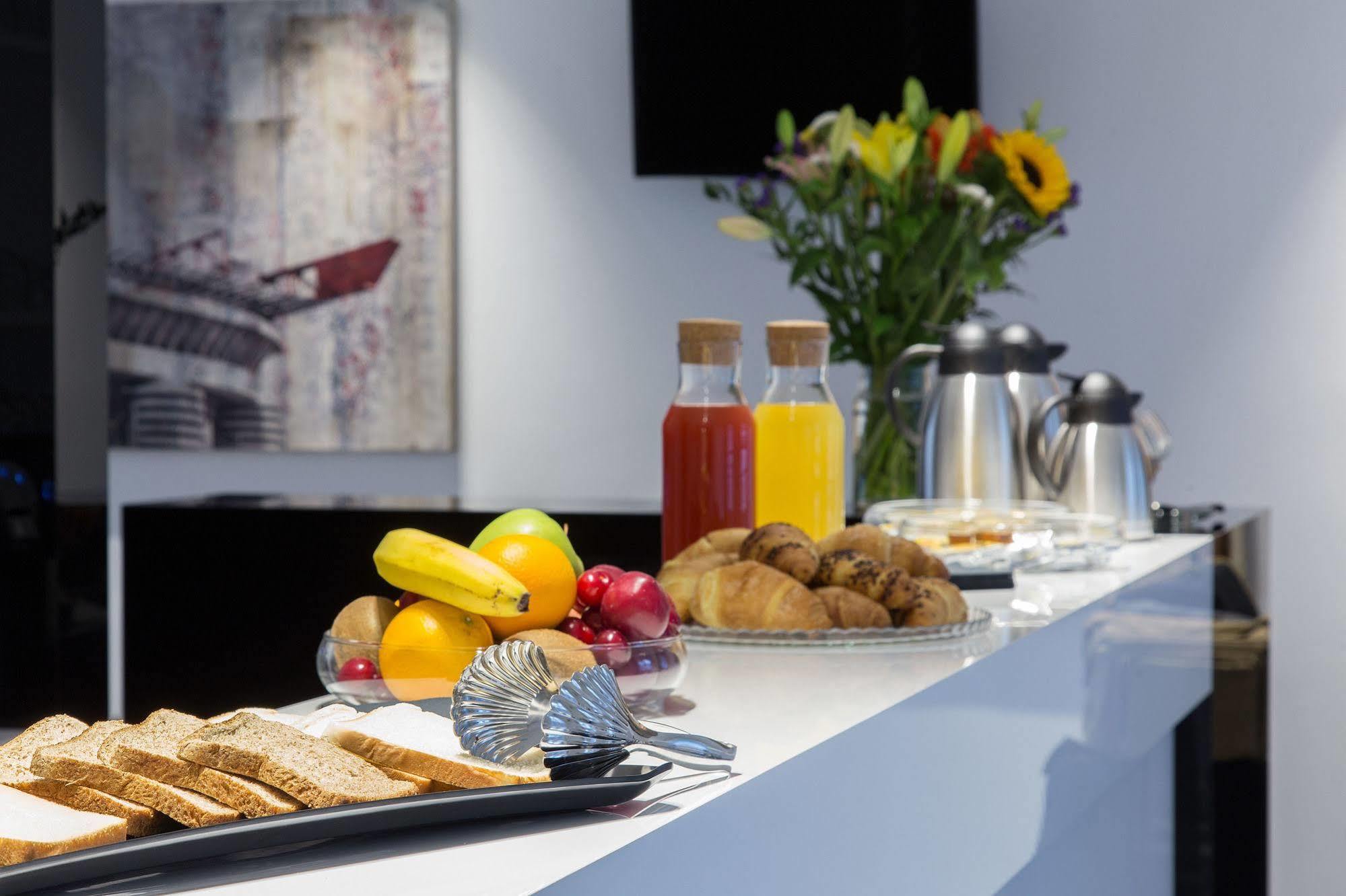 Hotel Studio Inn Centrale & Milano Urban Padel Ngoại thất bức ảnh